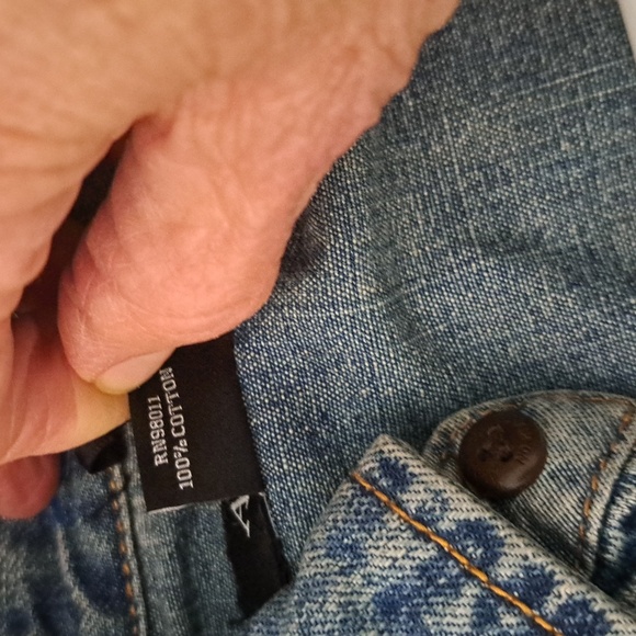 Mens Akoo Distressed Denim Shirt with Polar Bear Scene in Back EUC sz M - Picture 8 of 8